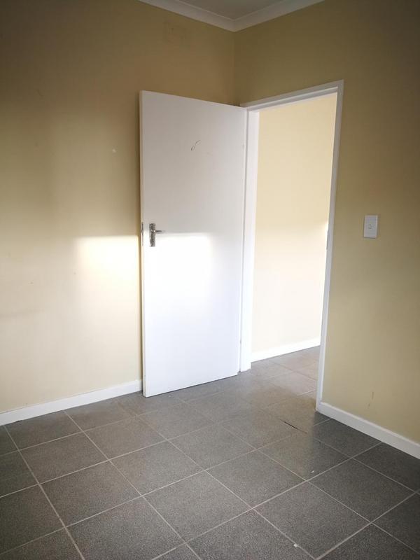 To Let 2 Bedroom Property for Rent in Rylands Western Cape